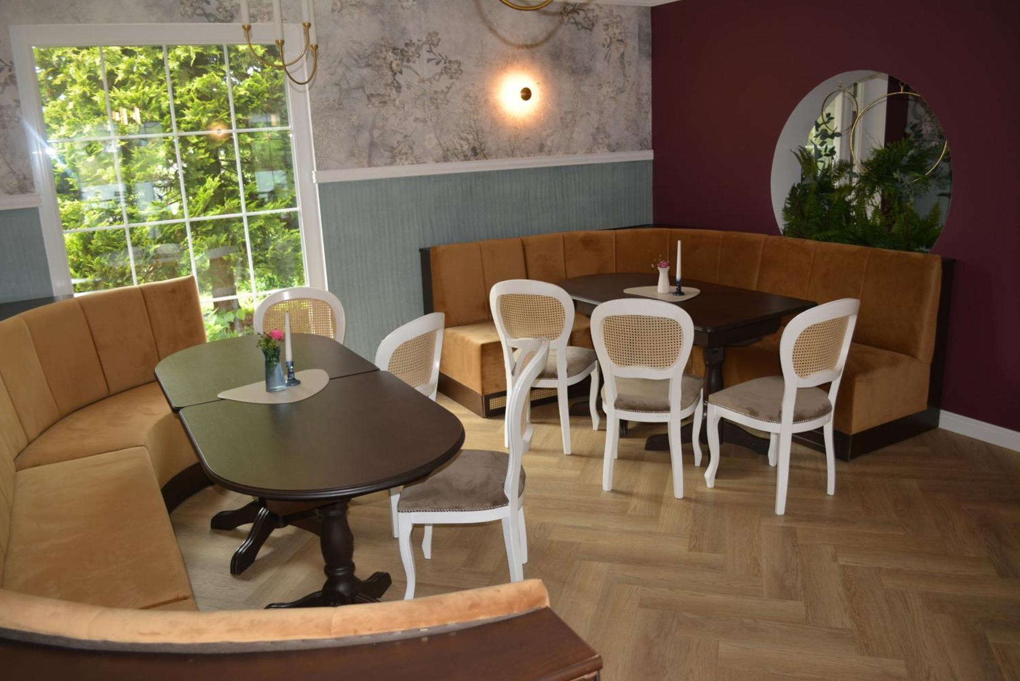 Colina Restaurant & Events Hotell Bistriţa Eksteriør bilde