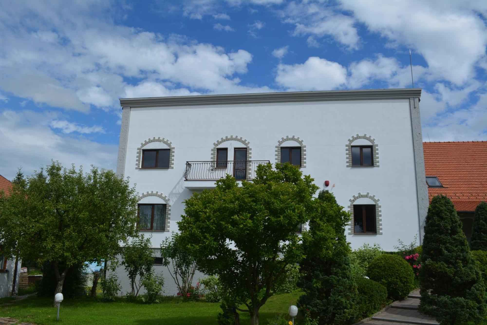 Colina Restaurant & Events Hotell Bistriţa Eksteriør bilde